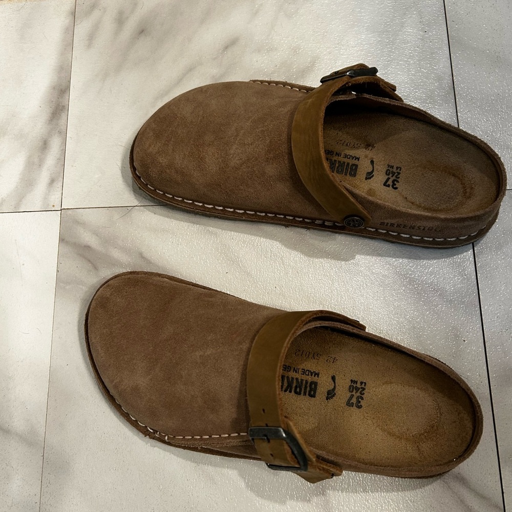 Birkenstock Tan Suede Clogs / Women’s - Picture 6 of 8